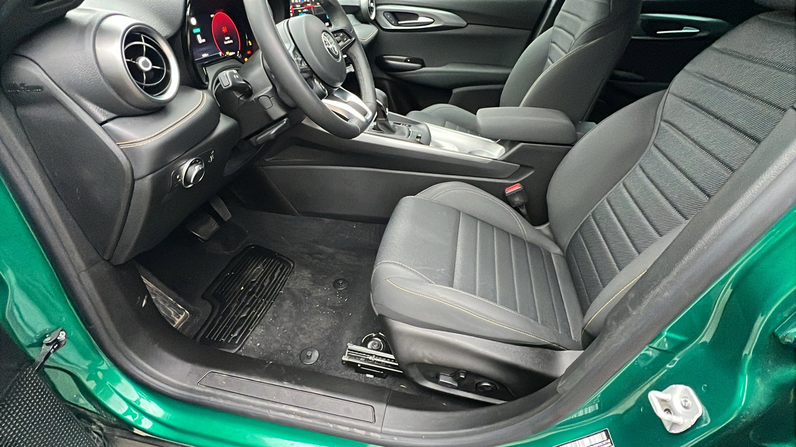 Used 2024 Alfa Romeo Tonale Ti image 16