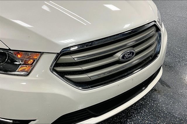 Used 2016 Ford Taurus SEL w/ Equipment Group 201A FWD image 30