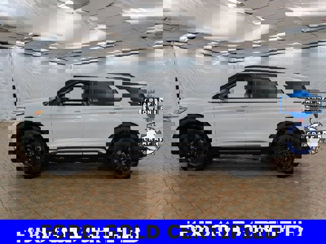 Certified 2023 Ford Explorer XLT w/ Class IV Trailer Tow Package image 4