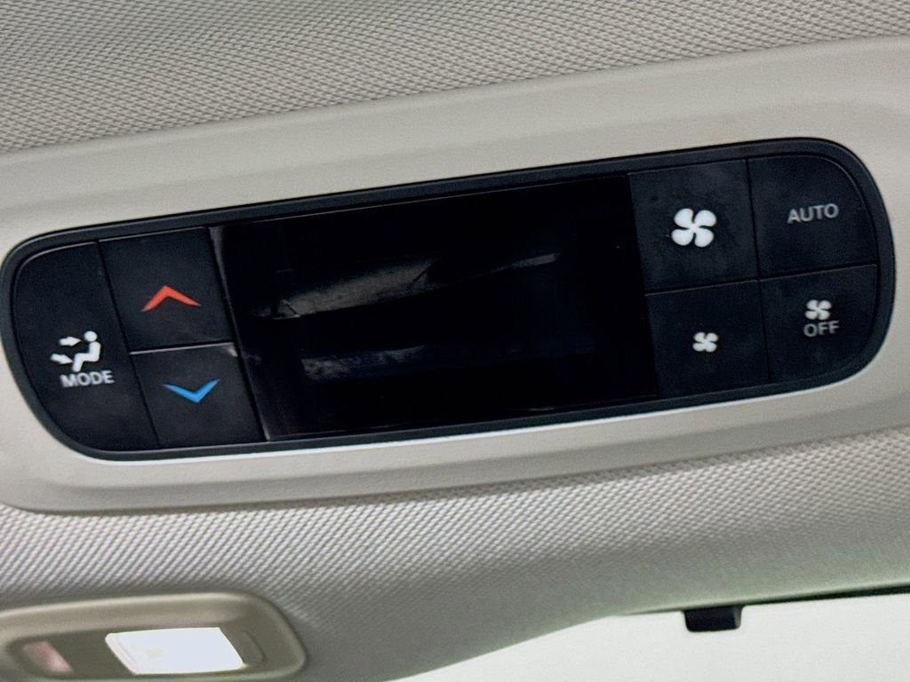 Used 2019 Chrysler Pacifica Touring-L Plus w/ Tire & Wheel Group image 31