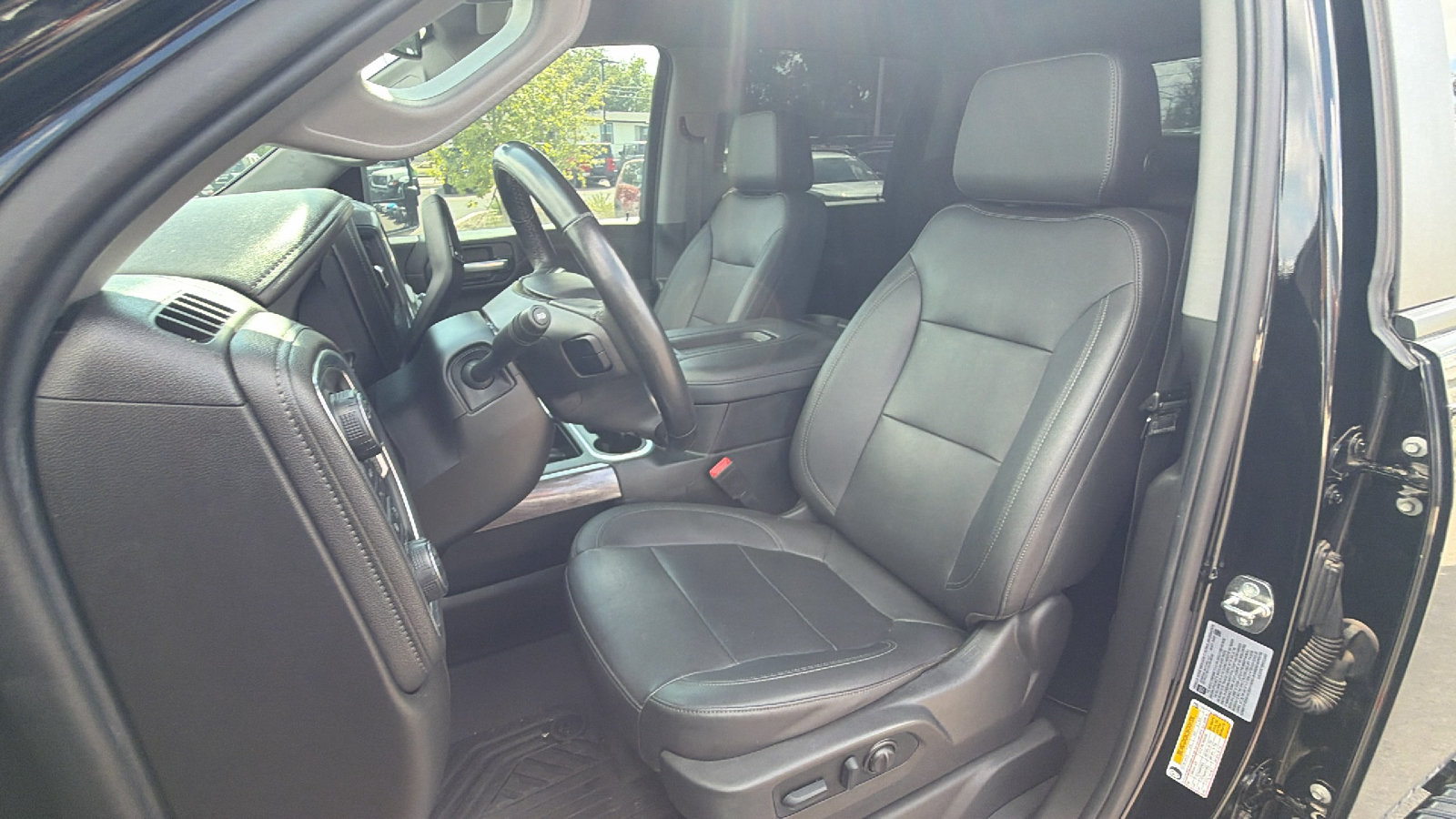 Used 2022 Chevrolet Silverado 2500 LTZ w/ LTZ Plus Package AWD/4WD image 11