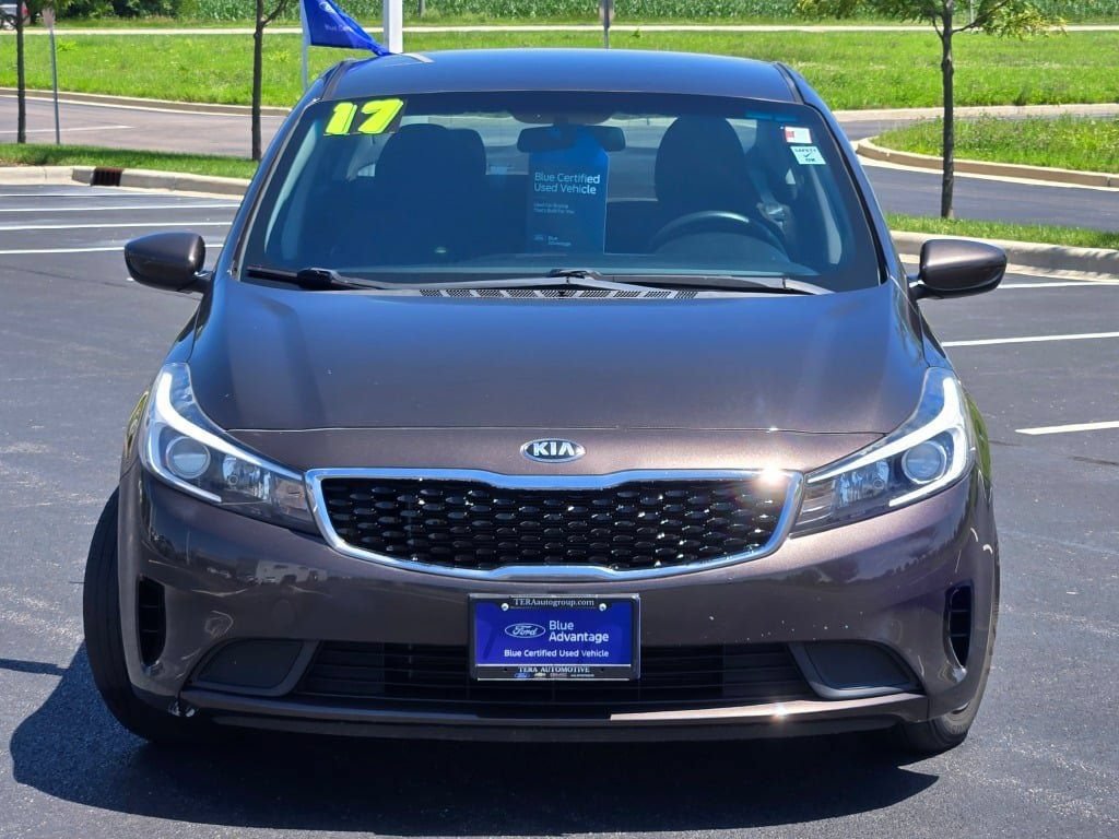 Used 2017 Kia Forte LX FWD image 2