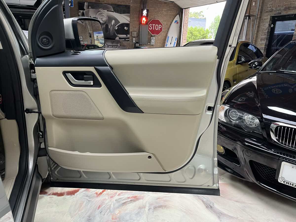 Used 2013 Land Rover LR2 AWD/4WD image 29