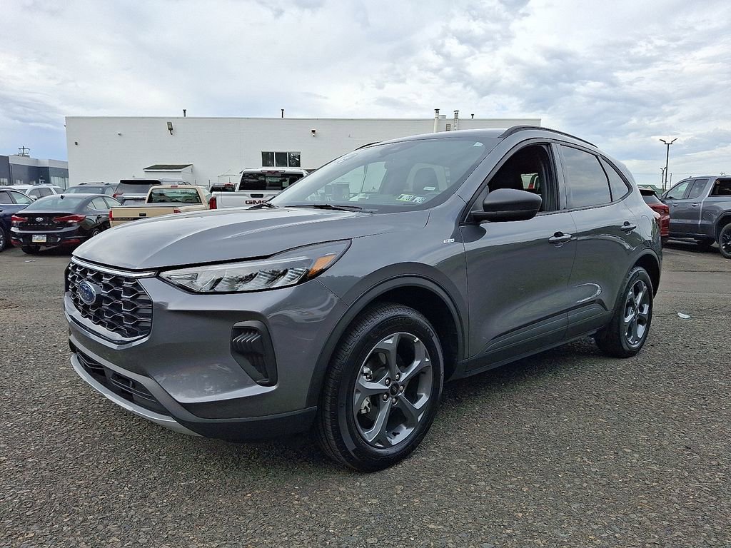 Used 2025 Ford Escape ST-Line image 3