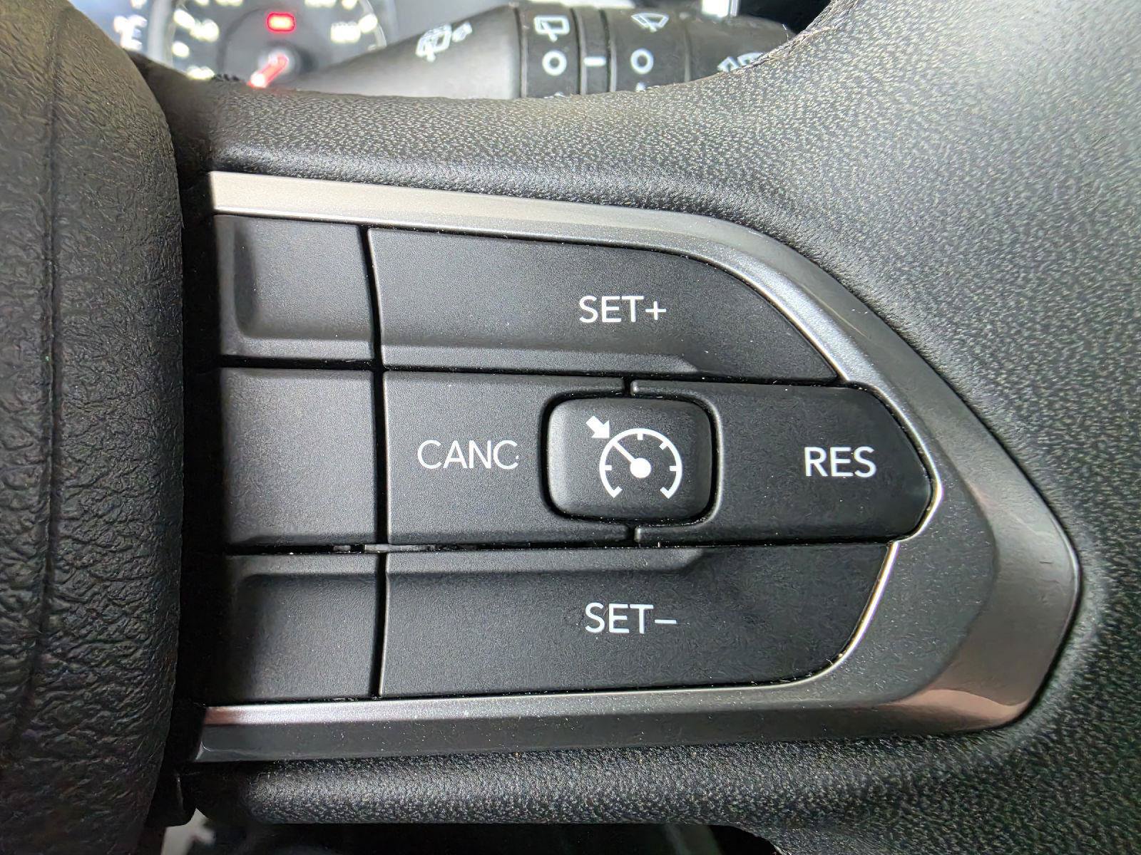 Used 2024 Jeep Compass Latitude AWD/4WD image 23