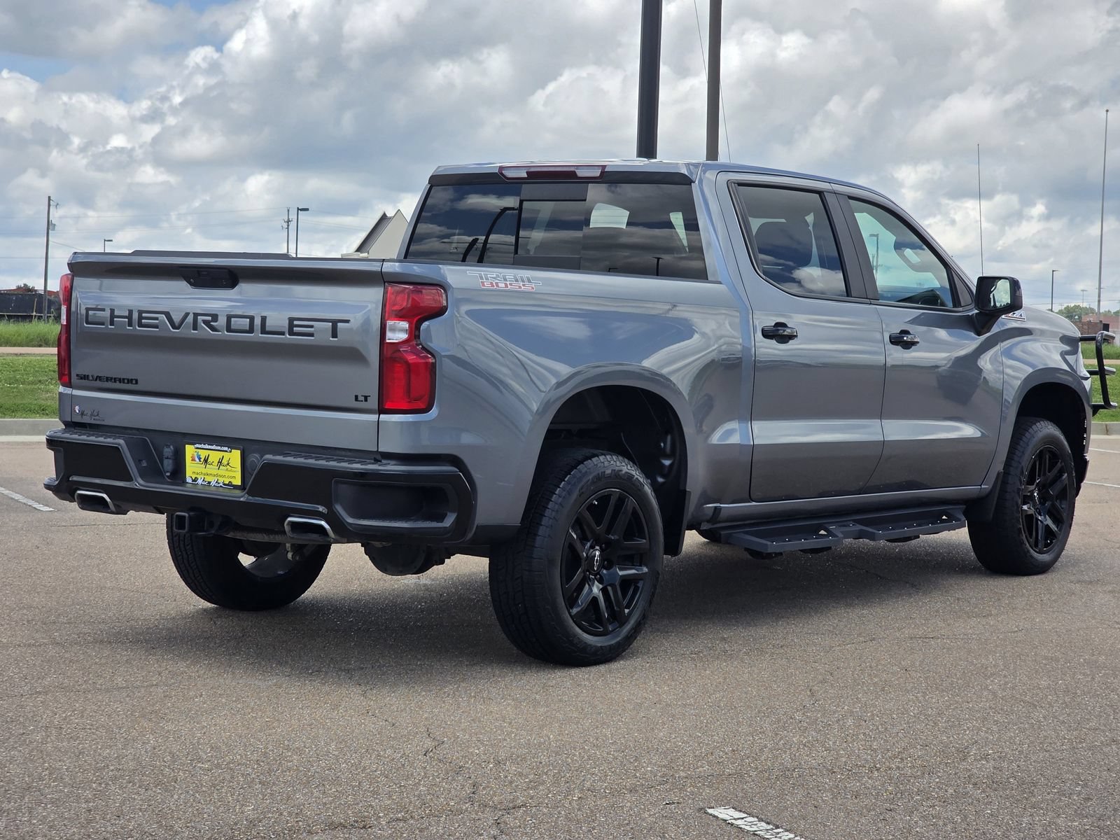 Used 2022 Chevrolet Silverado 1500 LT Trail Boss w/ Convenience Package II AWD/4WD image 4