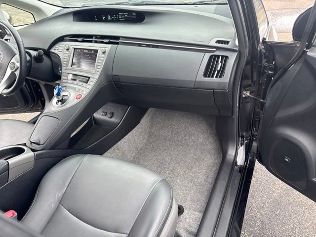 Used 2013 Toyota Prius Four w/ Deluxe Solar Roof Pkg FWD image 14
