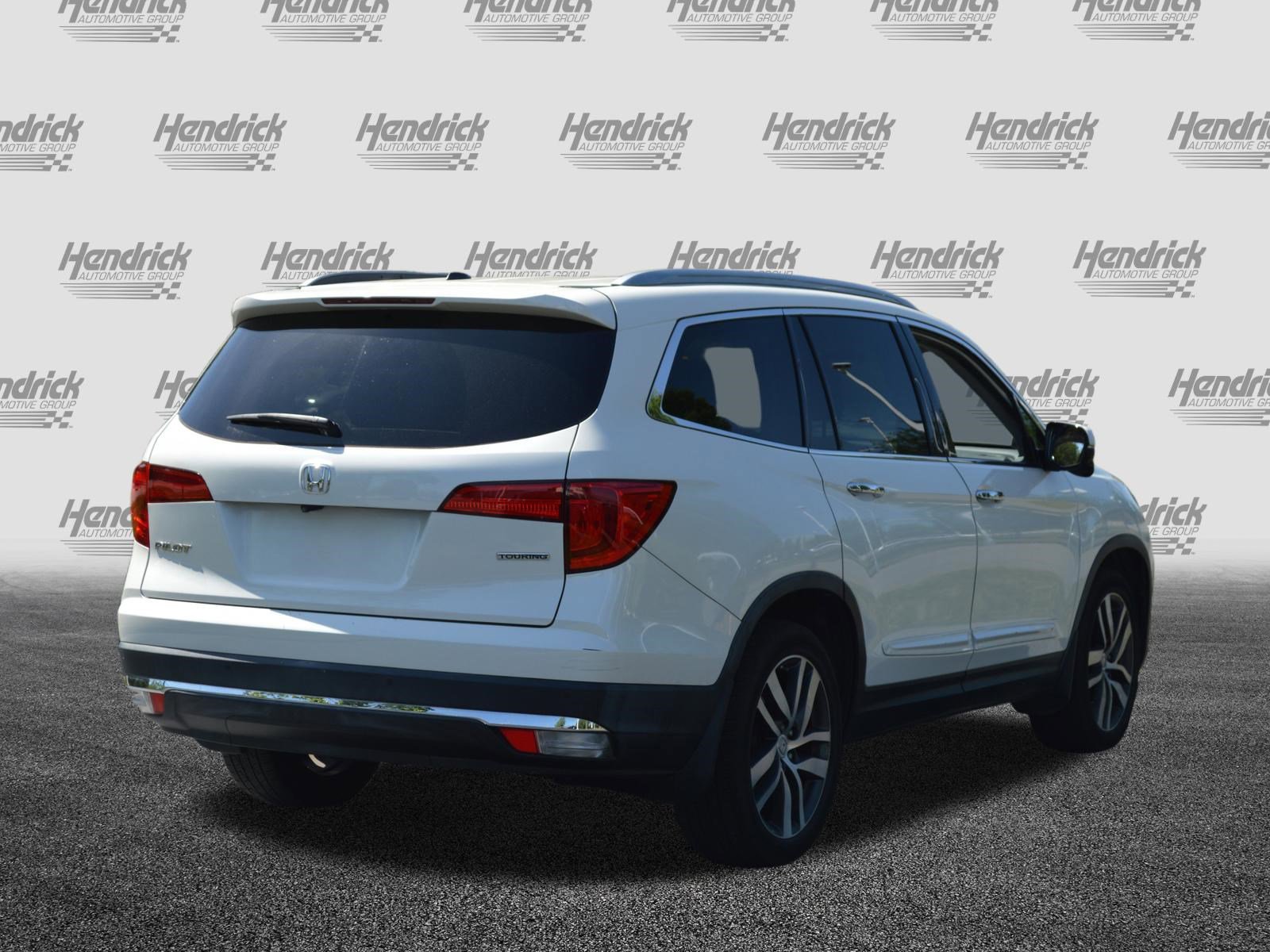 Used 2017 Honda Pilot Touring image 11