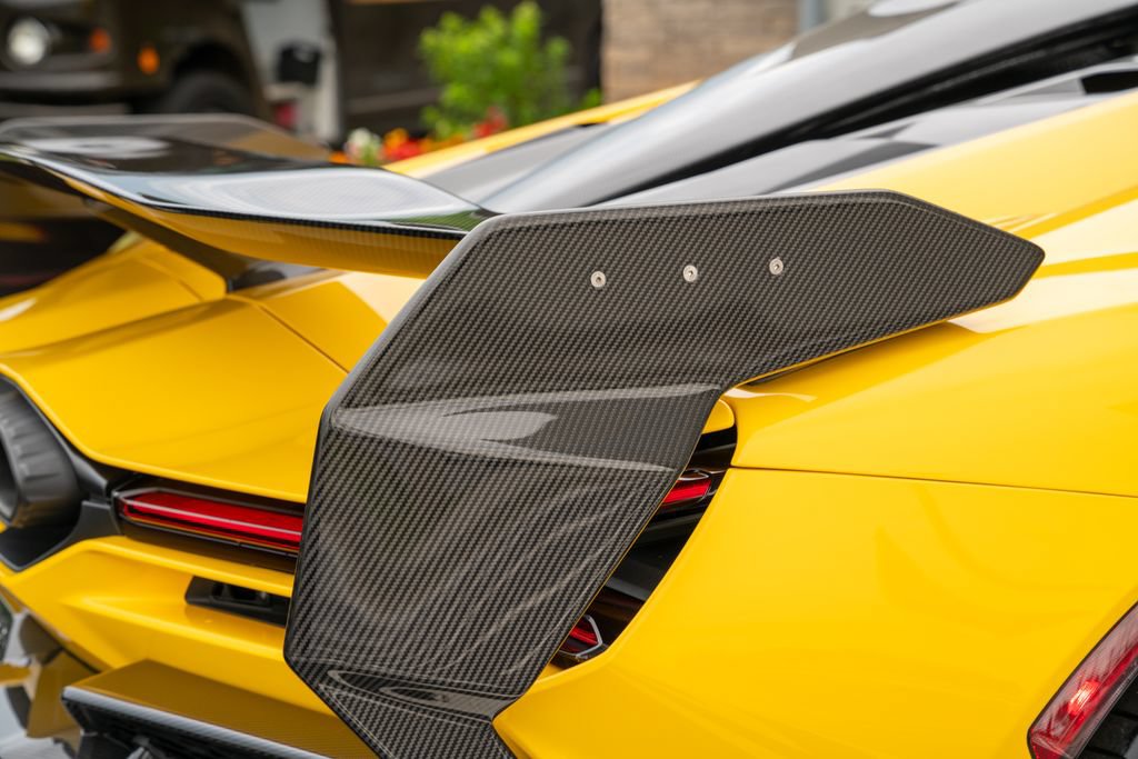 Used 2024 Lamborghini Revuelto AWD/4WD image 17