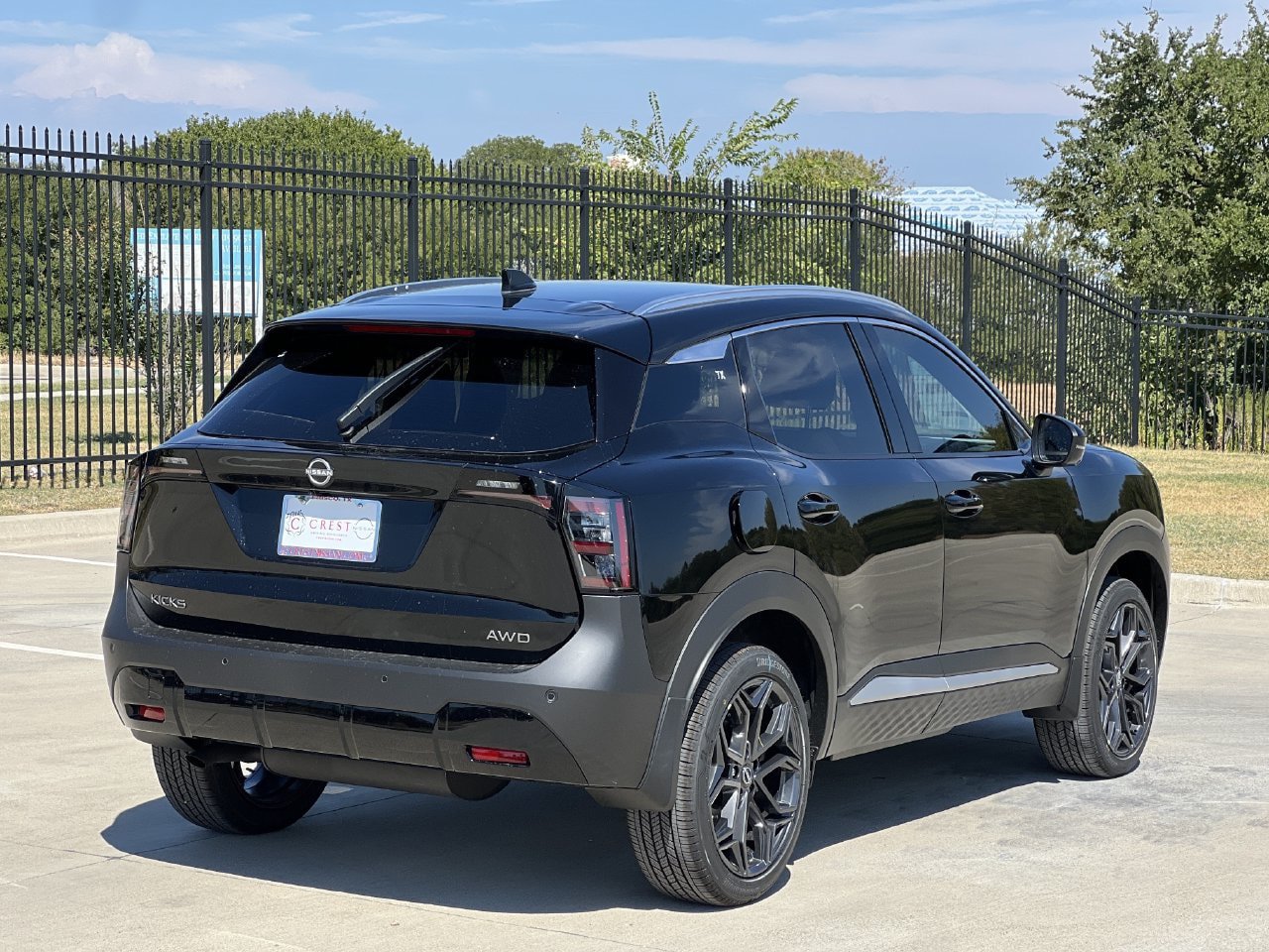 New 2027 Nissan Kicks SR AWD/4WD image 4