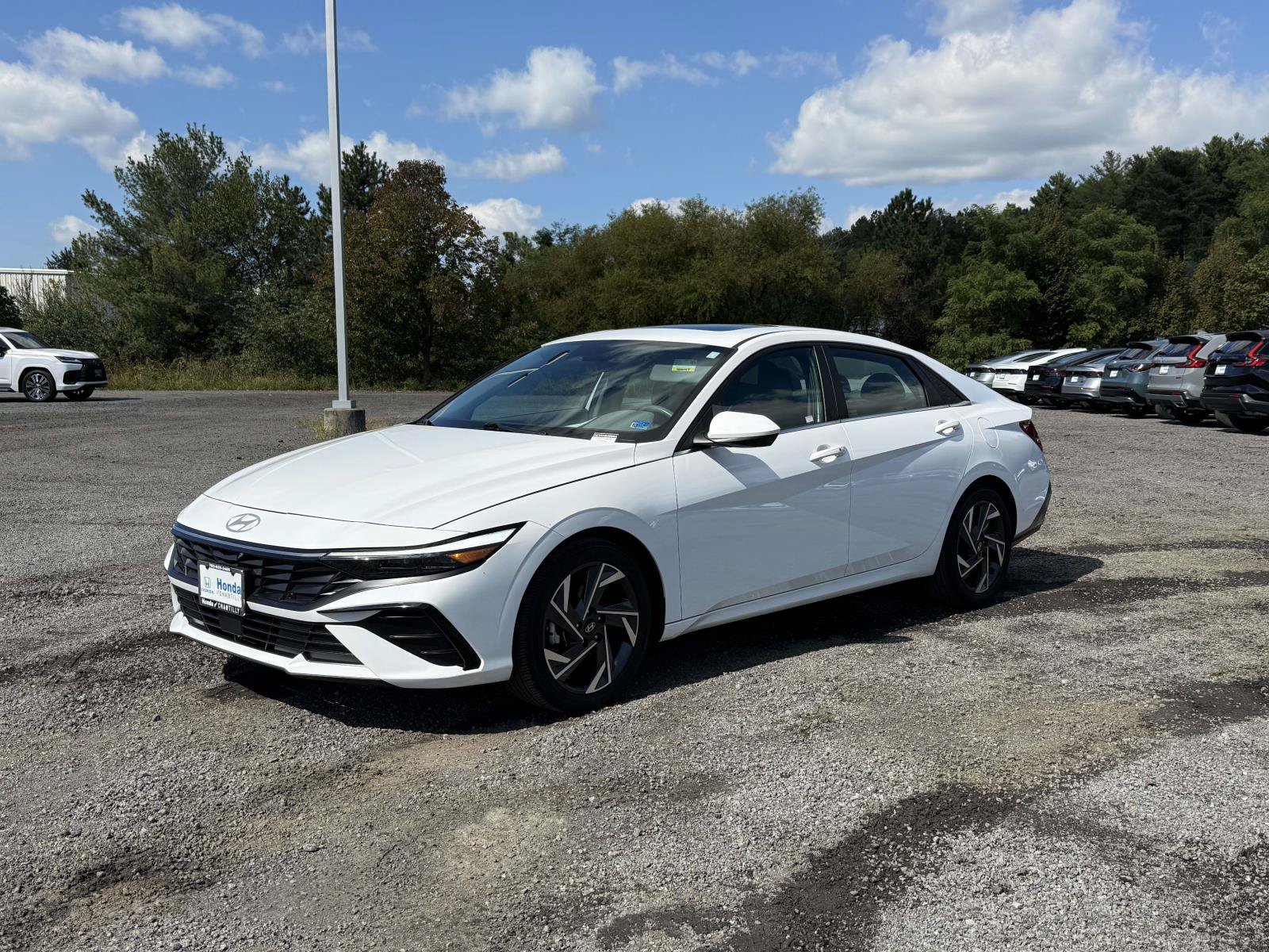 Used 2024 Hyundai Elantra SEL w/ Convenience Package FWD image 5