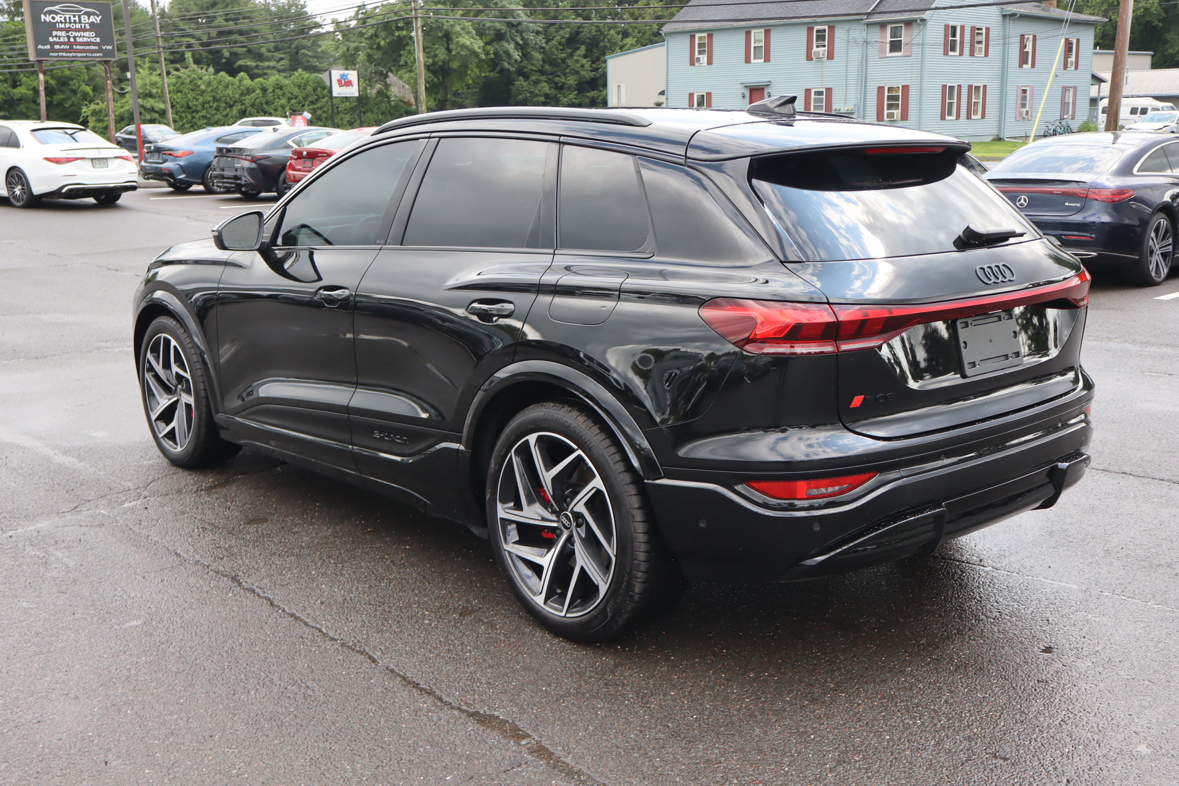 Used 2025 Audi SQ6 e-tron Prestige w/ 21" Black Optic Wheel Package AWD/4WD image 7