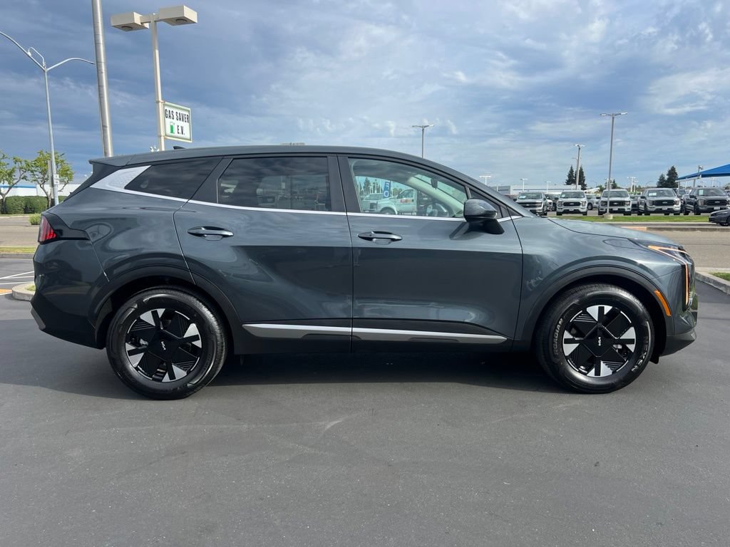Used 2026 Kia Sportage LX FWD image 13