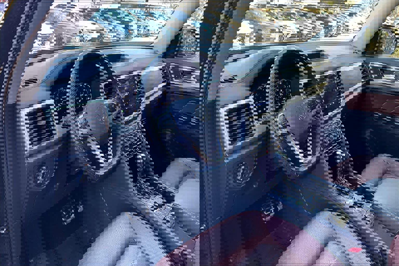 Used 2021 Volkswagen Atlas SEL Premium image 18