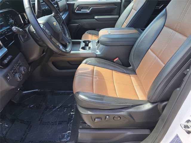 Used 2024 Chevrolet Silverado 2500 High Country w/ Technology Package AWD/4WD image 21