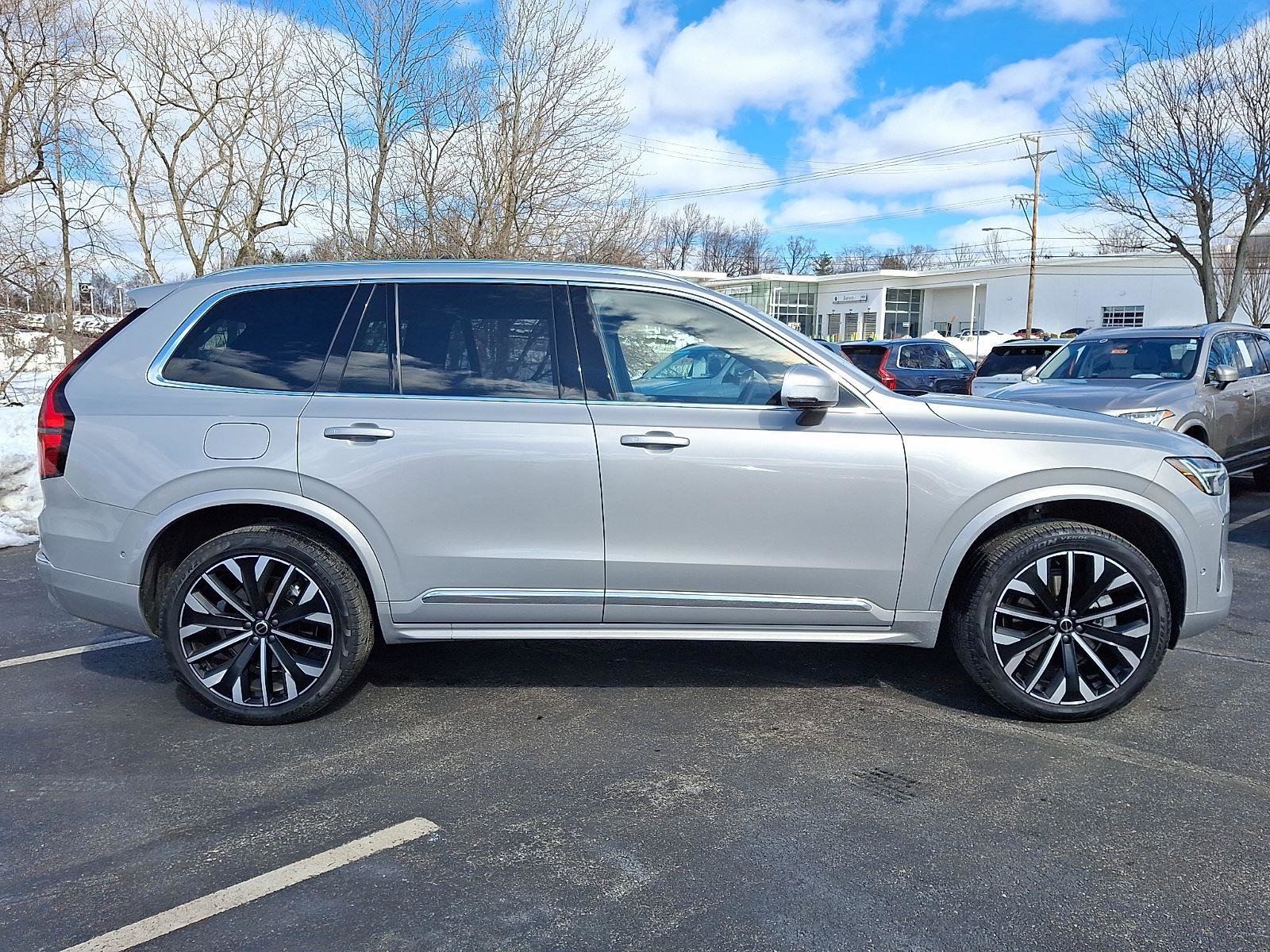 Certified 2025 Volvo XC90 B5 Plus image 7
