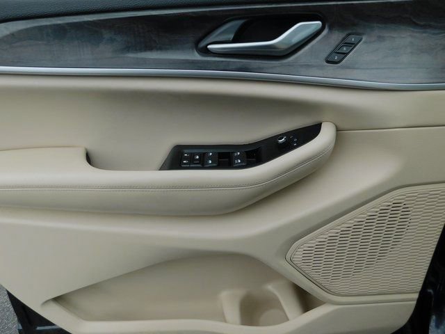 Used 2024 Jeep Grand Cherokee L Limited w/ Luxury Tech Group II image 31