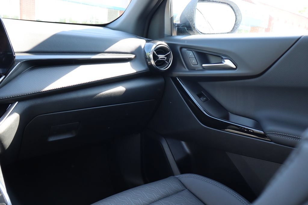 New 2026 Chevrolet Equinox LT w/ Convenience Package II FWD image 39