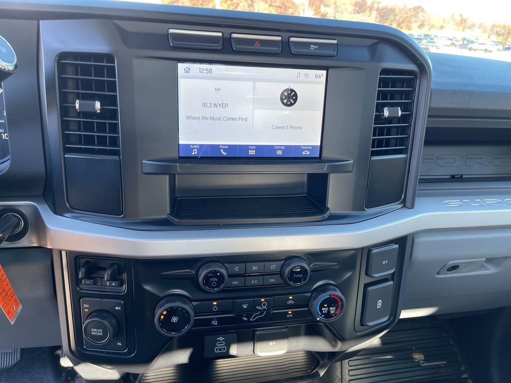 New 2024 Ford F550 4x4 Regular Cab Super Duty image 12