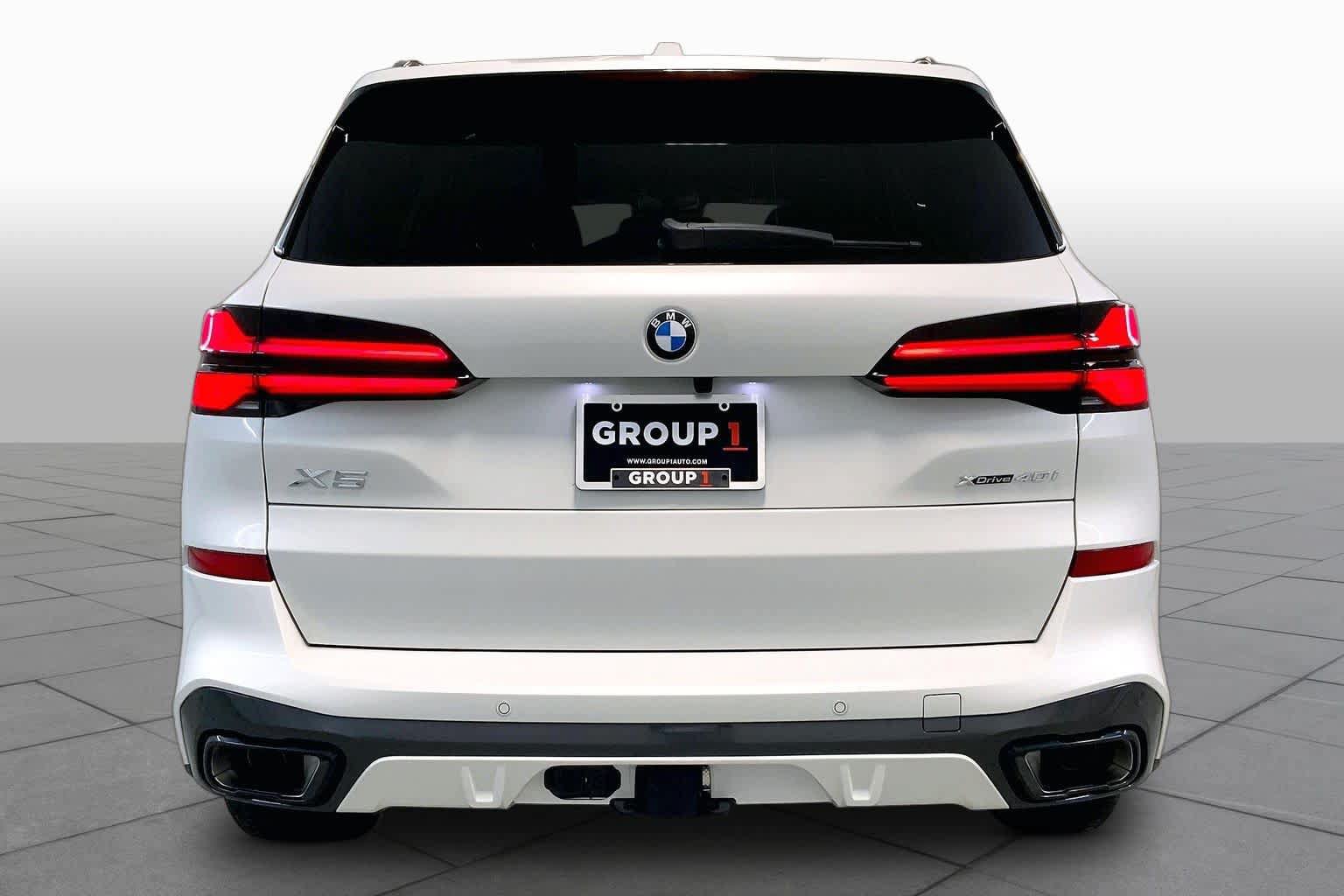 Used 2026 BMW X5 xDrive40i w/ M Sport Package AWD/4WD image 4