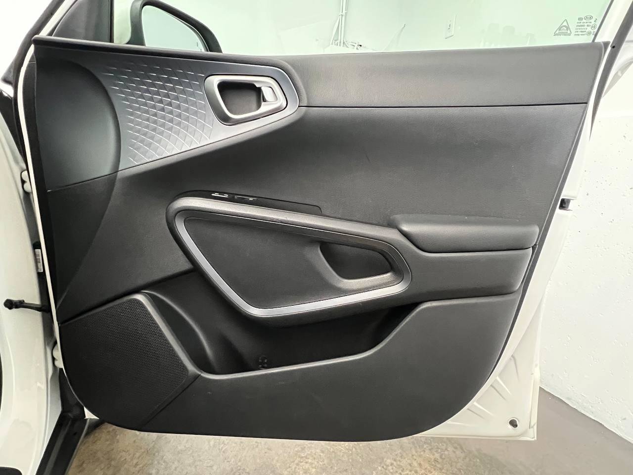 Used 2020 Kia Soul S FWD image 11