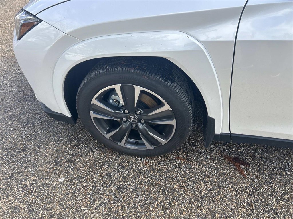 Used 2025 Lexus UX 300h AWD image 12