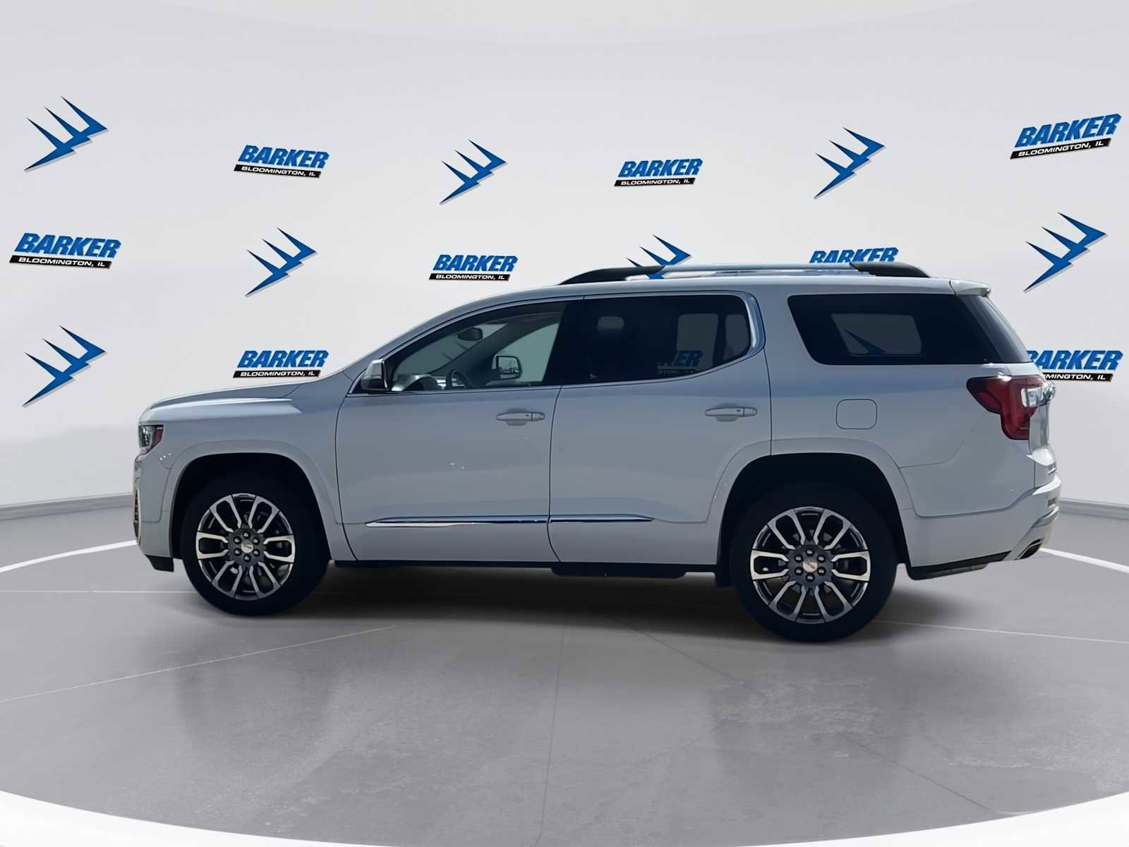 Used 2023 GMC Acadia Denali image 6