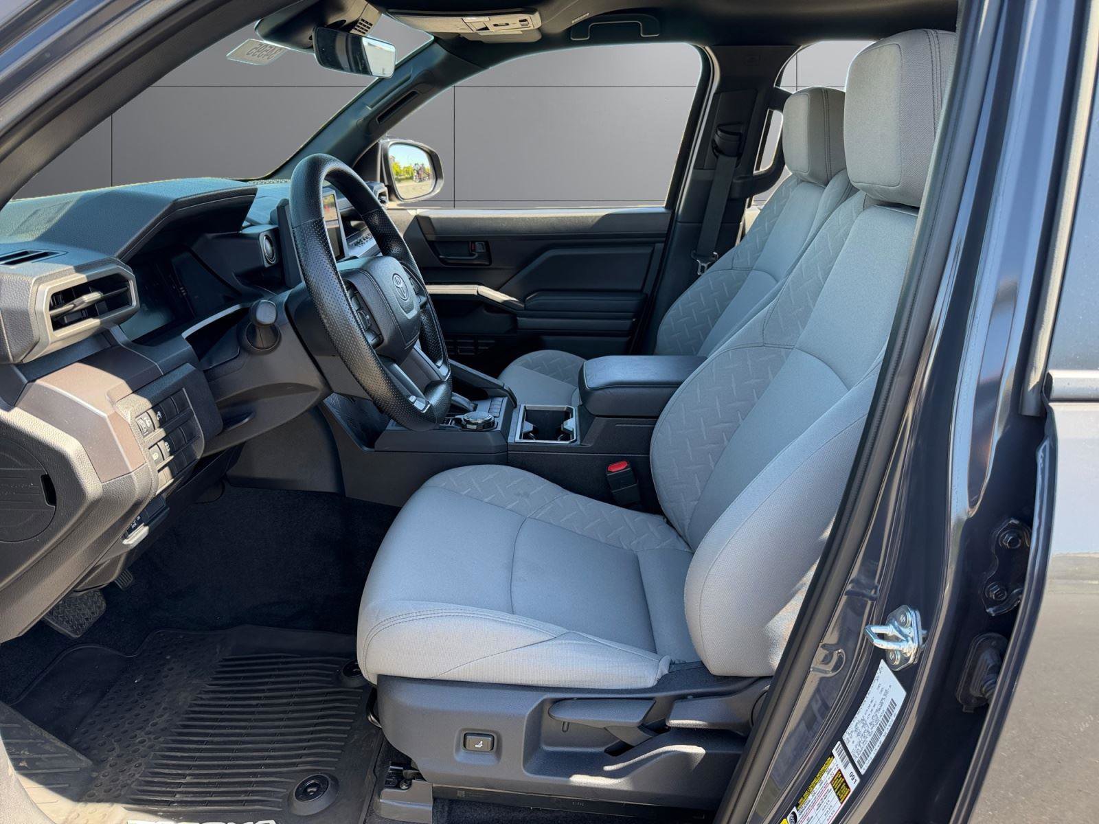 Certified 2025 Toyota Tacoma SR5 AWD/4WD image 16