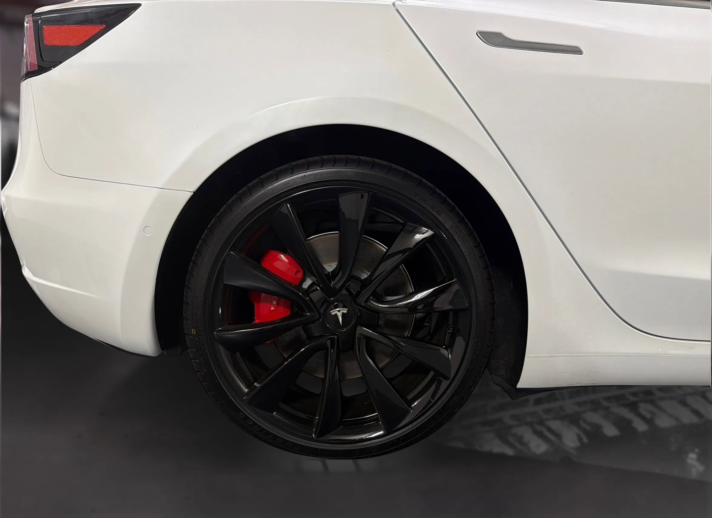 Used 2019 Tesla Model 3 Performance image 22