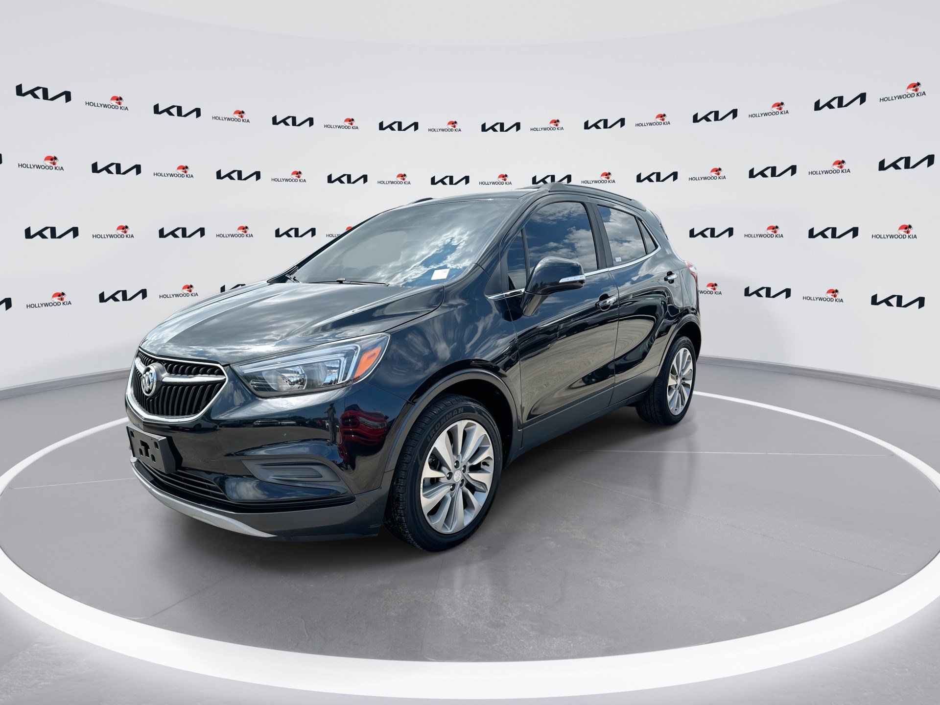 Used 2019 Buick Encore Preferred w/ Safety Package FWD image 4