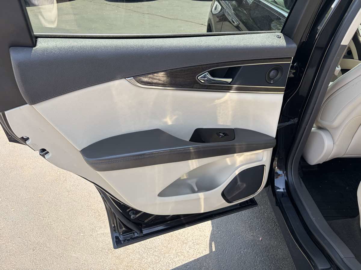 Used 2019 Lincoln Nautilus Reserve AWD/4WD image 18