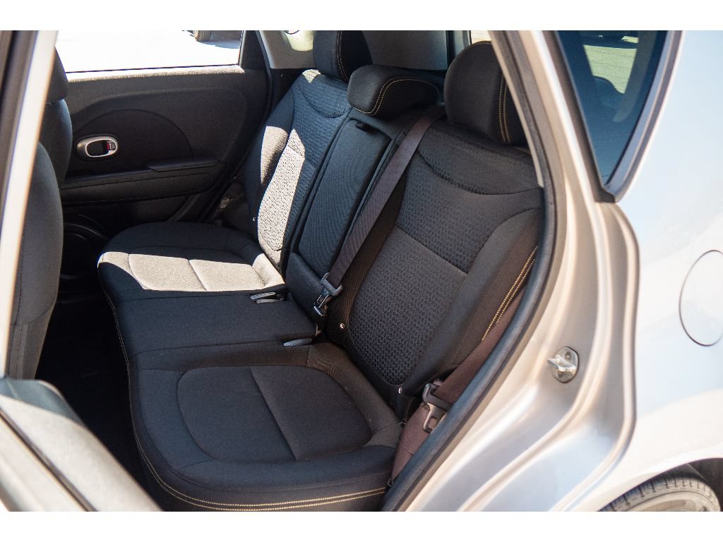 Used 2015 Kia Soul + FWD image 18