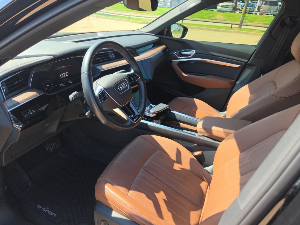 Used 2022 Audi e-tron Premium Plus AWD/4WD image 13
