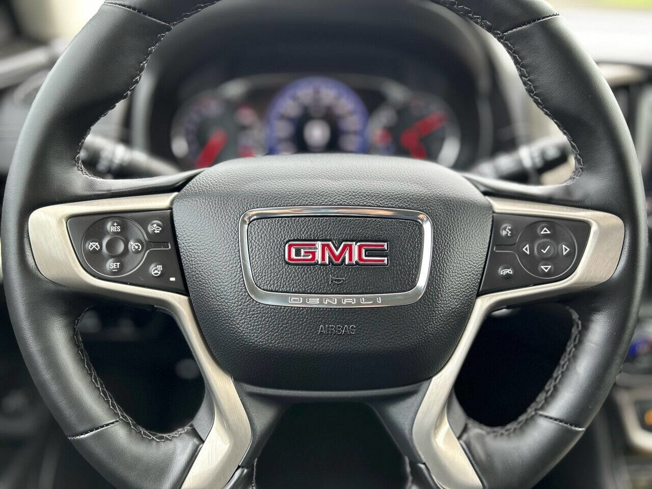 Used 2024 GMC Terrain Denali w/ Denali Premium Package image 15