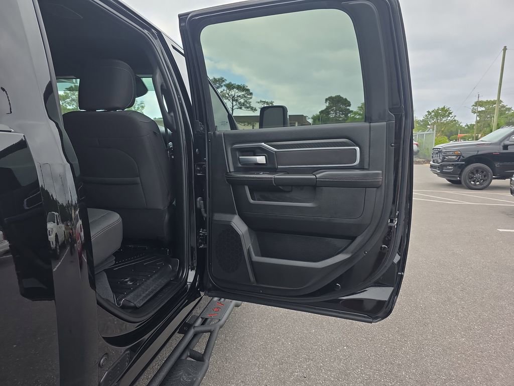 Used 2025 RAM 2500 Big Horn AWD/4WD image 29