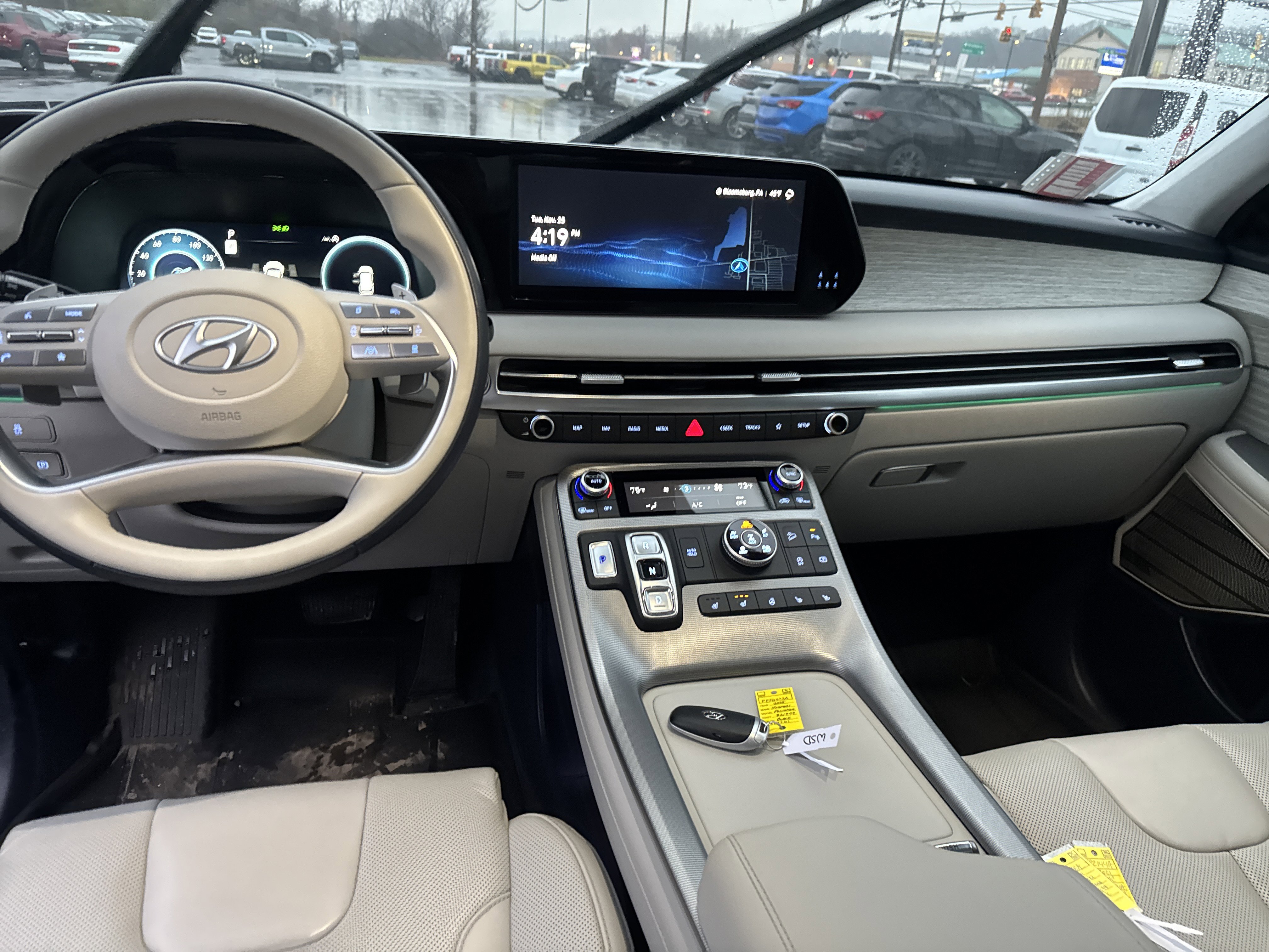 Used 2025 Hyundai Palisade Calligraphy image 15