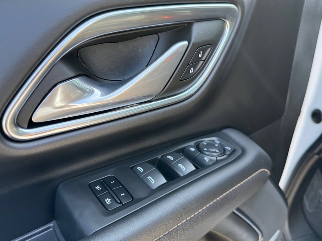 Used 2023 GMC Yukon SLT w/ SLT Luxury Package AWD/4WD image 19