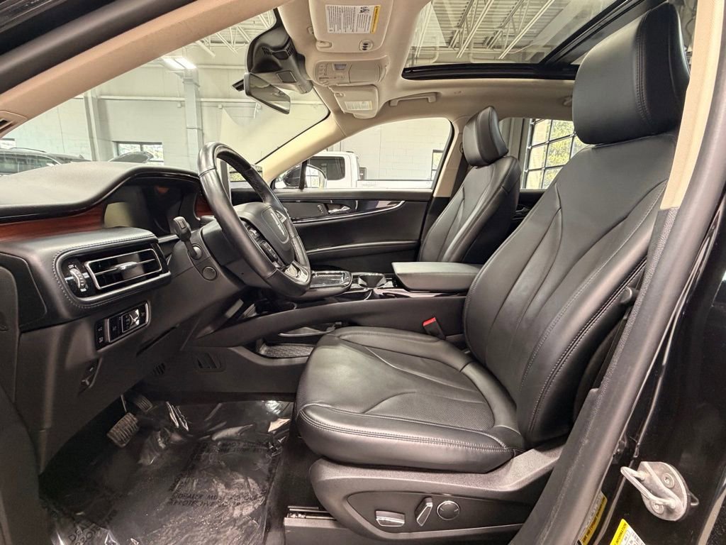 Used 2023 Lincoln Nautilus Reserve AWD/4WD image 23