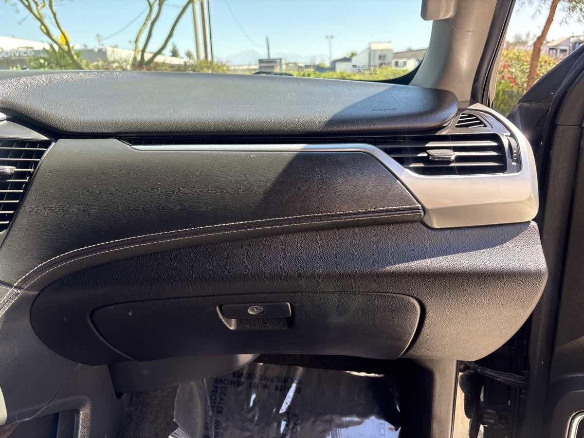 Used 2017 Chevrolet Suburban LT AWD/4WD image 23