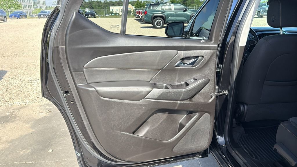 Used 2019 Chevrolet Traverse LS w/ LPO, Blackout Package image 16