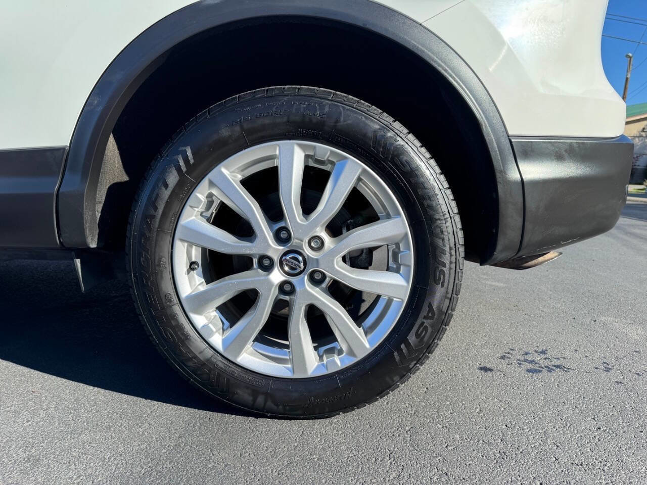 Used 2021 Nissan Rogue Sport S image 28