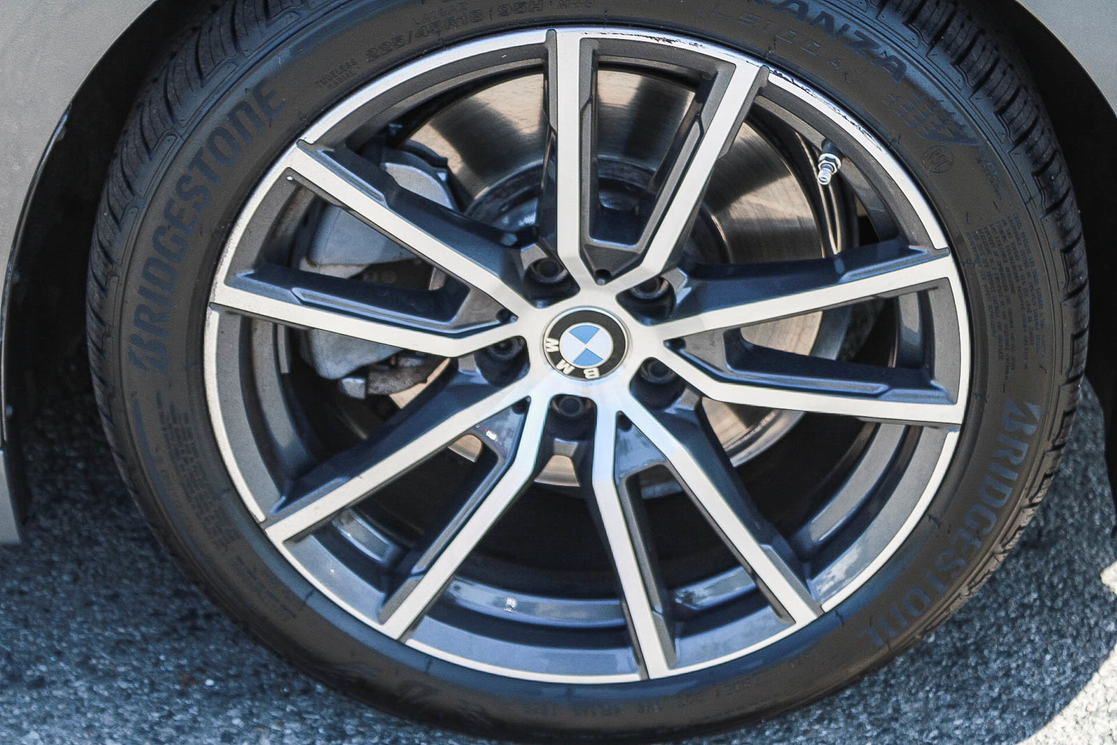 Used 2025 BMW 230i Coupe w/ Convenience Package RWD image 9