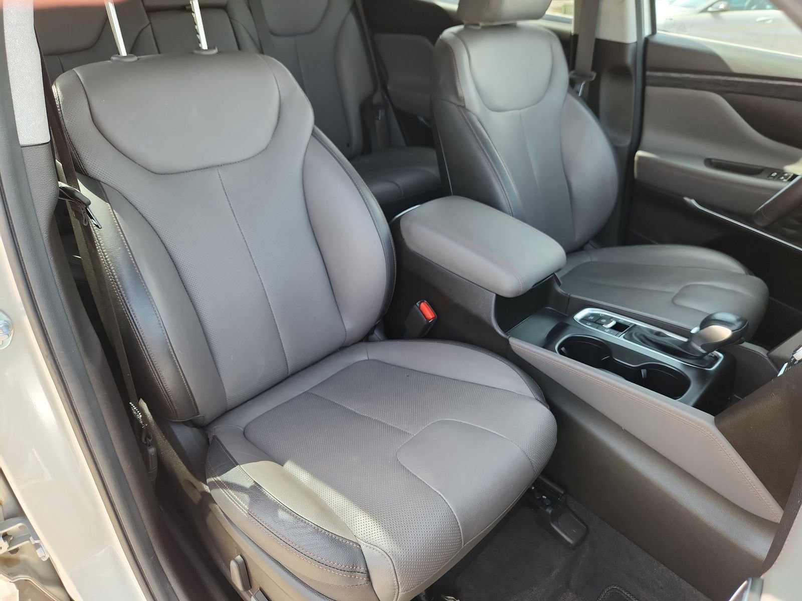 Used 2019 Hyundai Santa Fe Limited image 14