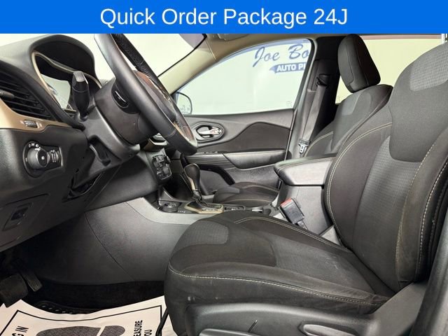Used 2015 Jeep Cherokee Latitude w/ Cold Weather Group image 10