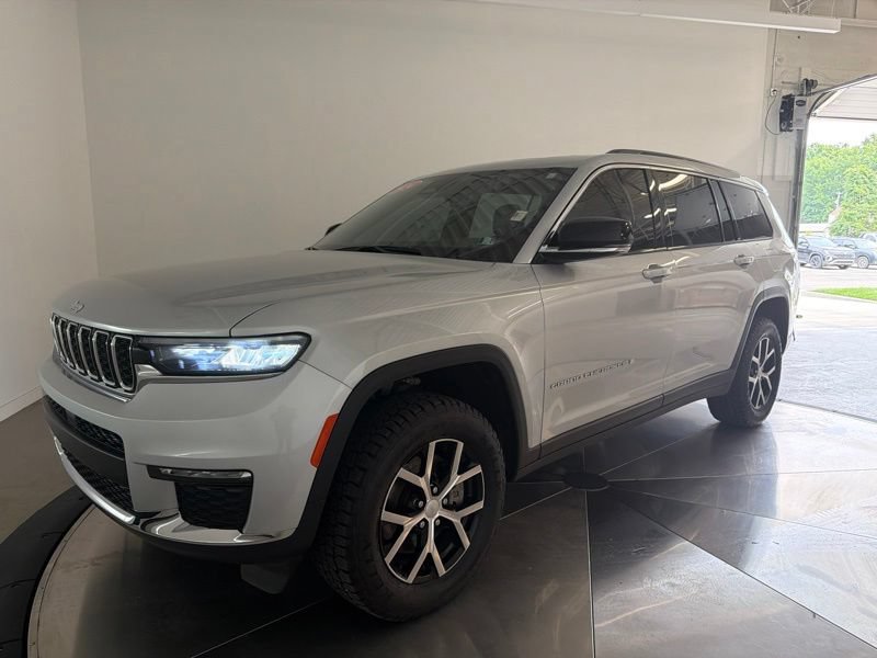Used 2024 Jeep Grand Cherokee L Limited AWD/4WD image 7