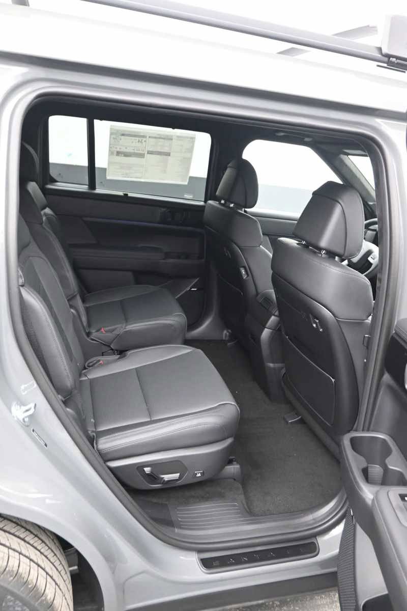 New 2026 Hyundai Santa Fe Calligraphy AWD/4WD image 12