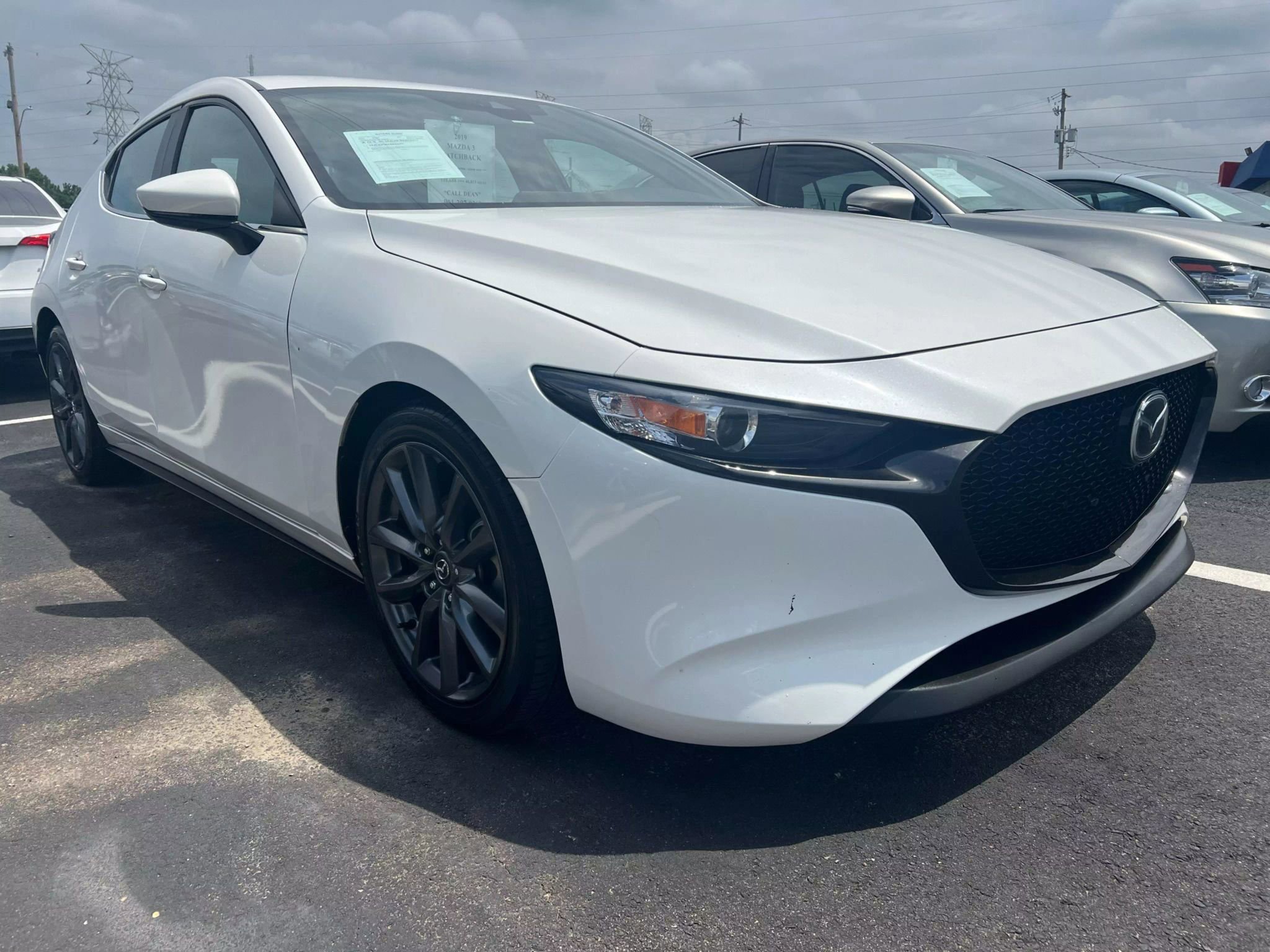 Used 2019 MAZDA MAZDA3 Hatchback image 3