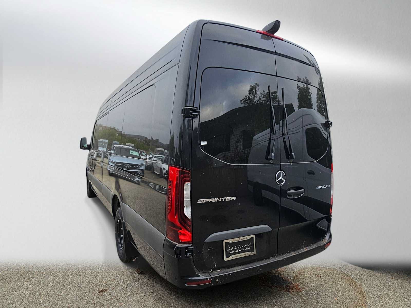 Used 2024 Mercedes-Benz Sprinter 3500 image 2