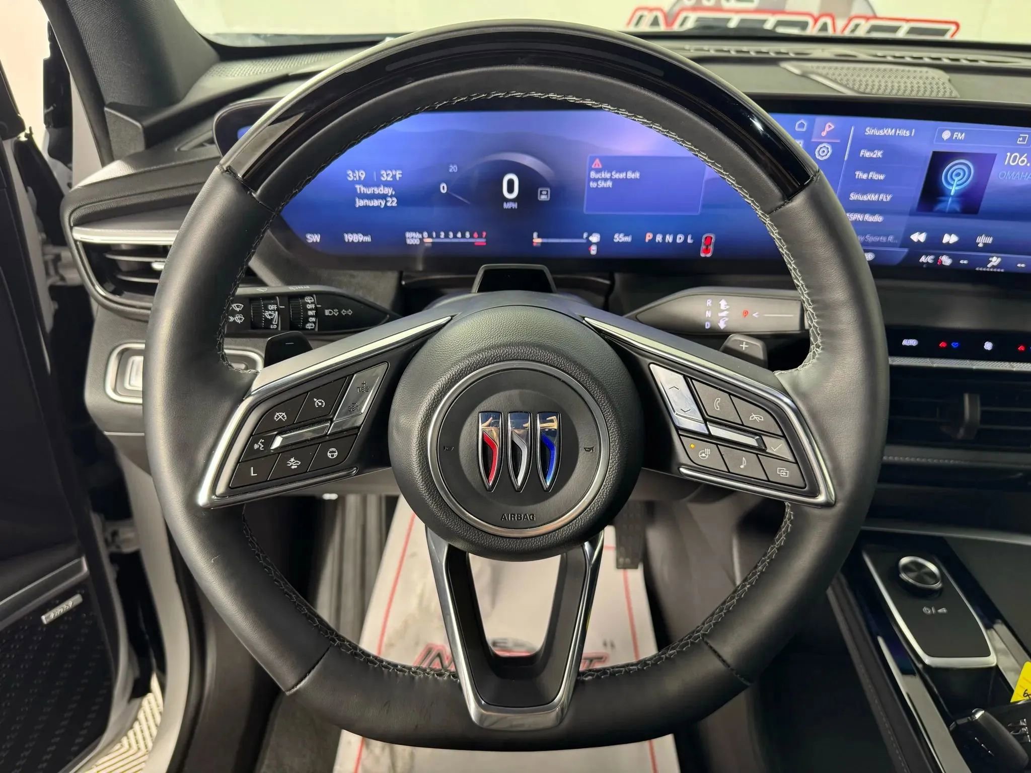 Used 2025 Buick Enclave Sport Touring w/ Super Cruise Package FWD image 8