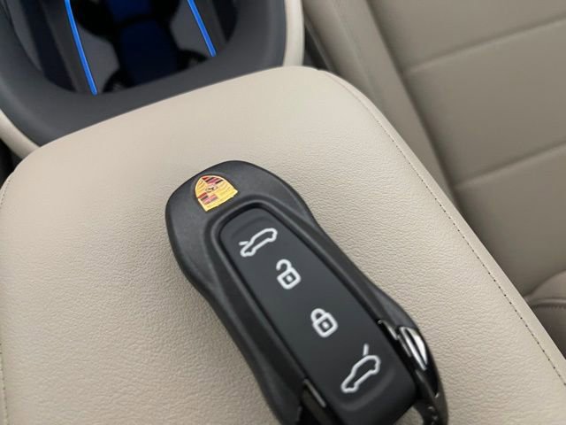 New 2025 Porsche Macan Electric image 43